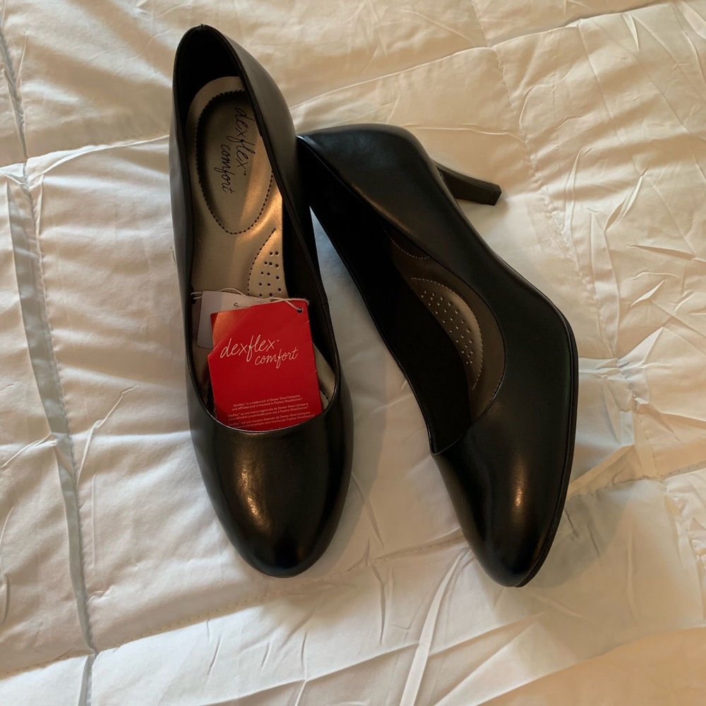Happiness for your feet! Dexflex black pumps Sz 11